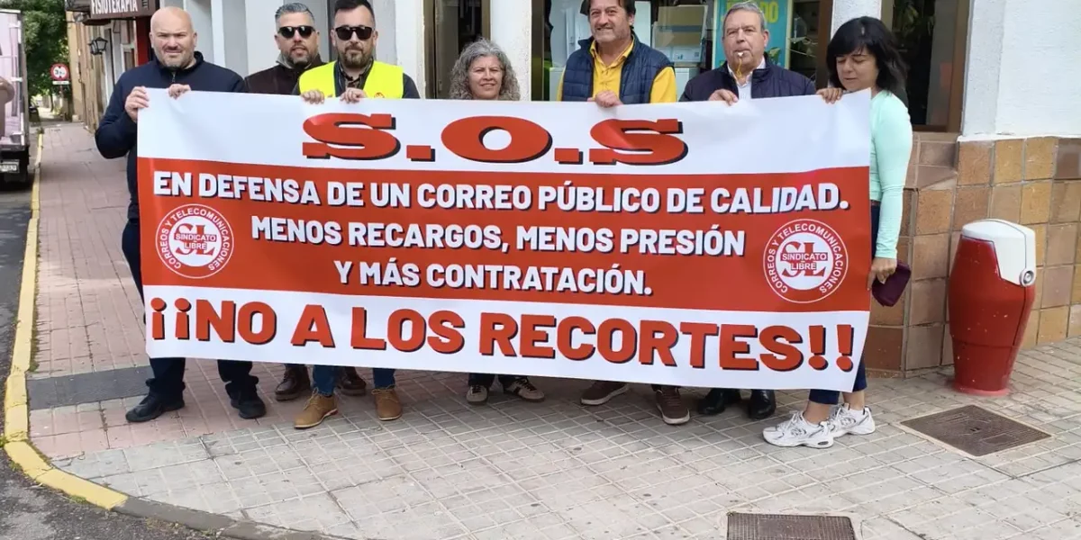 concentracion-trabajadores-correos-malagon_69